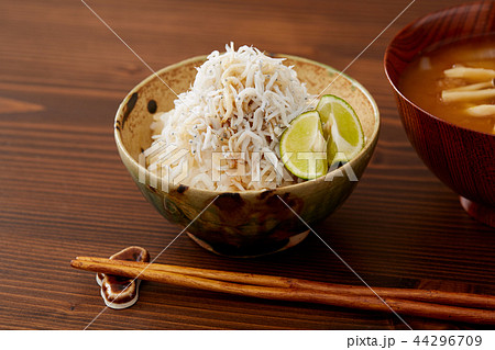 しらすごはん 44296709