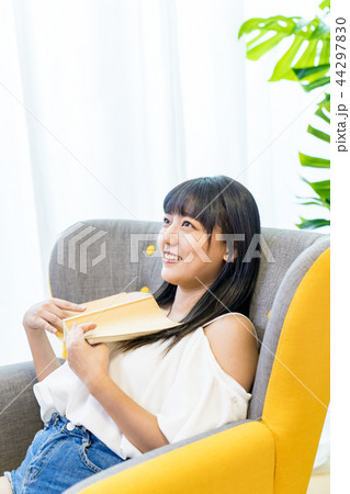 女性 女の人 女 44297830