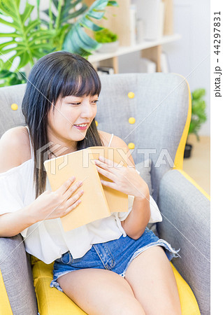 女性 女の人 女 44297831