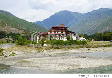 Pungtang Dechen Photrang Dzong, Bhutan 44298364
