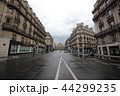雨のオペラ座　パリ　フランス Paris France 44299235