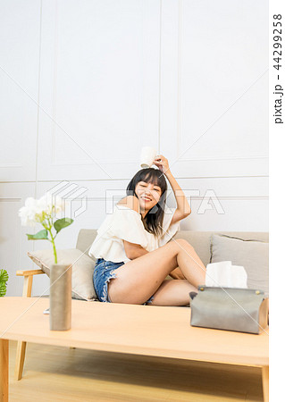 女性 女の人 女 44299258