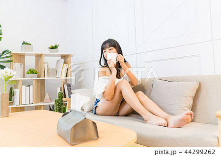 女性 女の人 女 44299262