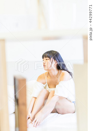 女性 女の人 女 44299771