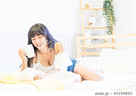 女性 女の人 女 44299895