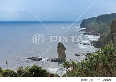 与那国島・立神岩 与那国島・立神岩 44300691