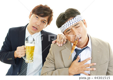 酔っぱらったビジネスマン 酔っぱらったビジネスマン 44301515