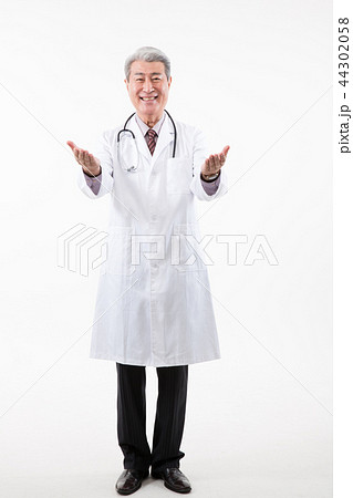 医師 笑顔 微笑 44302058