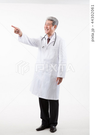 医師 笑顔 微笑 44302061