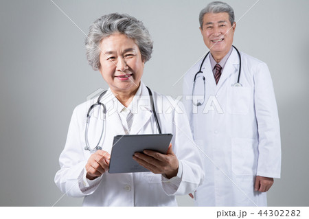 高齢者 老人 検診 44302282