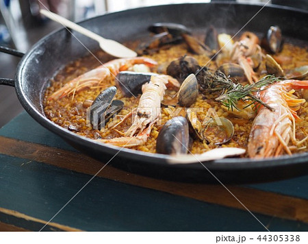 スペイン旅行：魚介のパエリア 44305338
