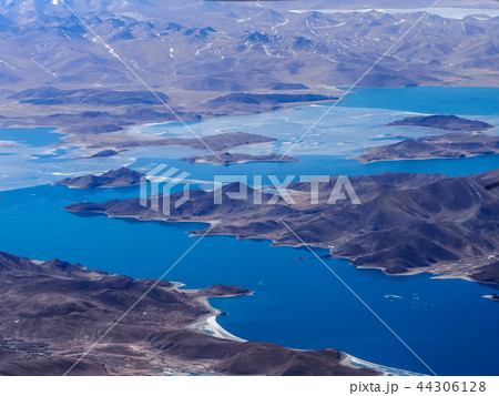 Yamdrok Lake, Tibet, China |中国チベット自治区・ヤムドク湖 Yamdrok Lake, Tibet, China |中国チベット自治区・ヤムドク湖 44306128