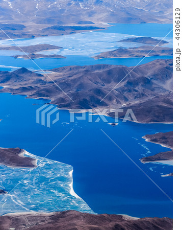 Yamdrok Lake, Tibet, China ｜中国チベット自治区・ヤムドク湖 44306129