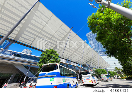 東京駅八重洲口　グランルーフとバスターミナル 44308435