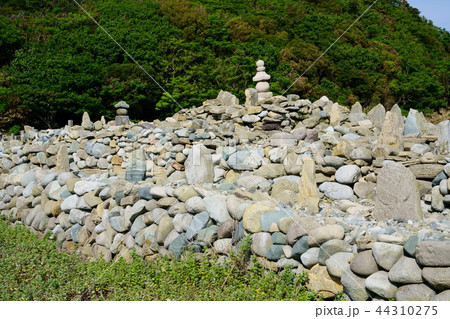 [長崎県]新上五島町・日島の石塔群 44310275