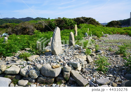 [長崎県]新上五島町・日島の石塔群 44310276