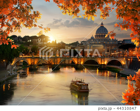 Autumn evening and Vatican Autumn evening and Vatican 44310847