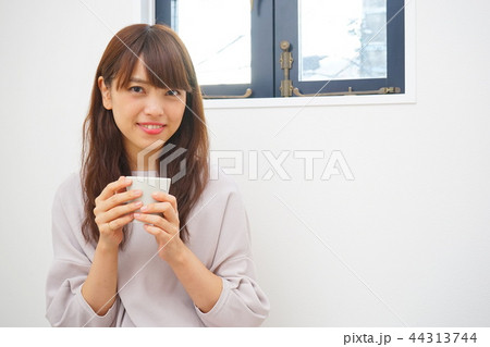 女性 自宅 44313744