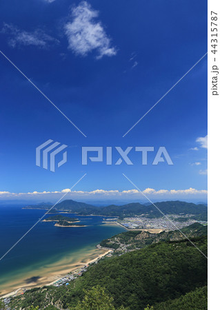 香川県三豊市のサンビーチ（父母ヶ浜南隣）、蔦島と仁尾、荘内半島 44315787