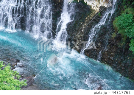 美瑛の絶景は白髭の滝 44317762