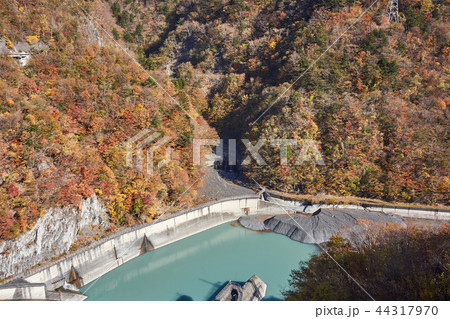 静岡県 秋の畑薙第一ダムからの眺め 静岡県 秋の畑薙第一ダムからの眺め 44317970