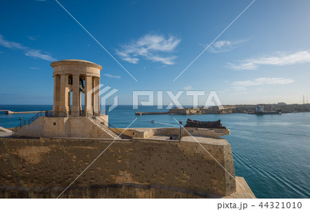Siege Bell War Memorial, Valletta, Malta 44321010
