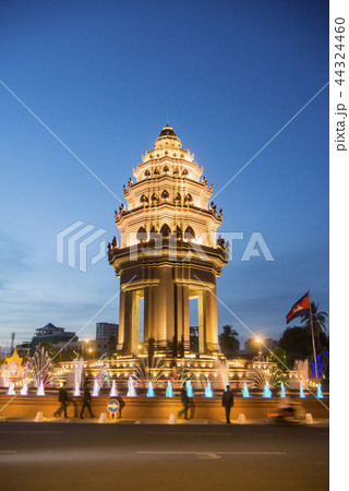 CAMBODIA PHNOM PENH INDEPENDENCE MONUMENT 44324460