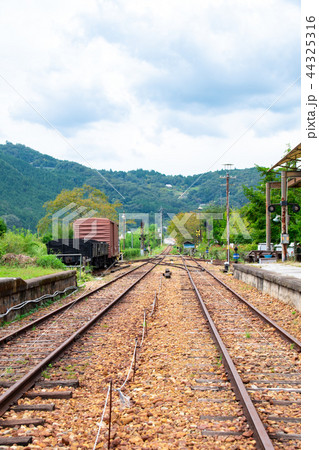 廃線の線路 44325316