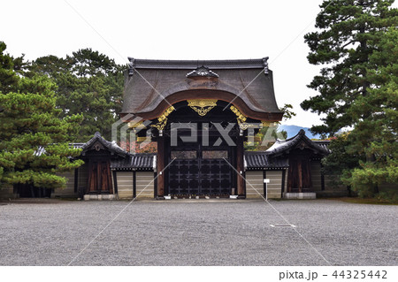 京都御所　建春門 44325442