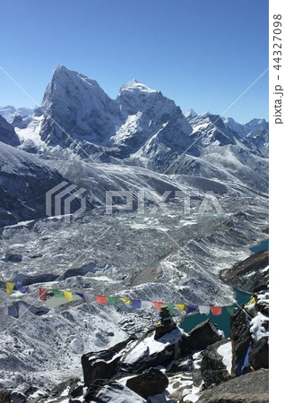 ゴ－キョ・ピ－クからのチョラツェとゴ－キョ湖 44327098