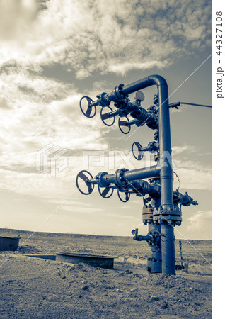 Wellhead with valve armature. Wellhead with valve armature. 44327108