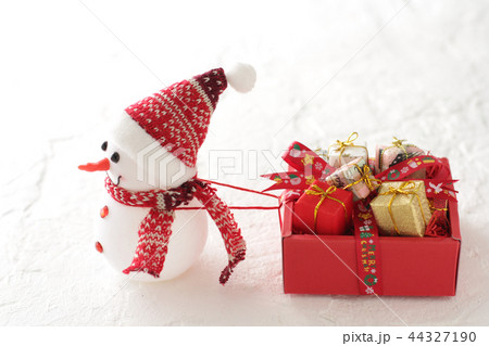 クリスマスプレゼントがやってきた クリスマスプレゼントがやってきた 44327190