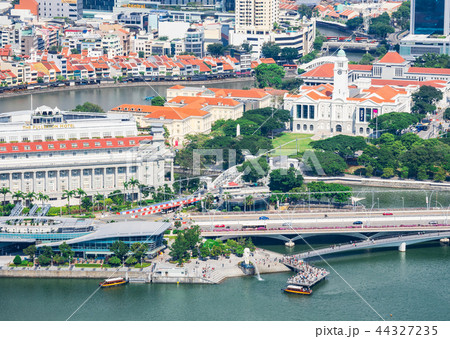 シンガポール　マーライオン・パークと周辺の町並み 44327235