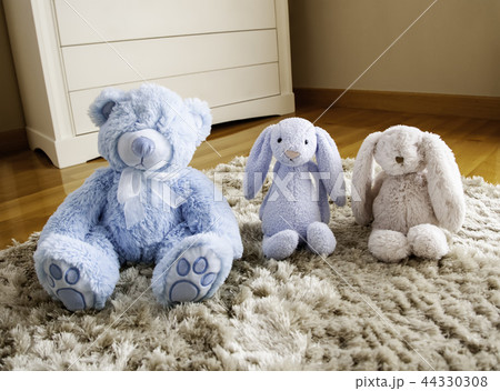 Teddy bears 44330308