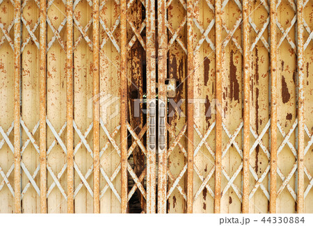 Rusty steel door 44330884
