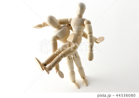 お姫様抱っこ 44336080