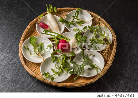 山菜粥 七草粥 Wild grass porridge Japanese food 山菜粥 七草粥 Wild grass porridge Japanese food 44337431