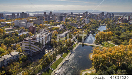 Khabarovsk Park in the city center. city ponds. autumn. the view from the top. taken by drone. Khabarovsk Park in the city center. city ponds. autumn. the view from the top. taken by drone. 44337520