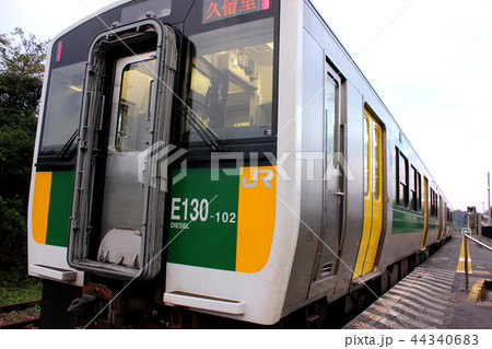 久留里線上総亀山駅に停車中の折り返し久留里行電車(3) 44340683