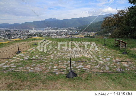 国史跡 弘法山古墳(後方部墳頂の竪穴式石室跡) 国史跡 弘法山古墳(後方部墳頂の竪穴式石室跡) 44340862