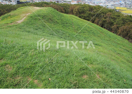 国史跡 弘法山古墳(後方部から前方部方向) 国史跡 弘法山古墳(後方部から前方部方向) 44340870