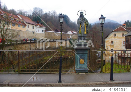 スロベニア　シュコフヤ・ロカ　カプチン橋 44342514