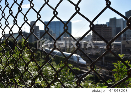 金網と街 44343203