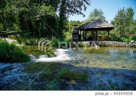 水上の村（ラストケ村）の風景 44345058
