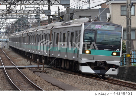 JR東日本E233系2000番台多摩急行松戸行 44349451