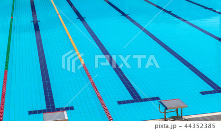 Empty swimming pool perspective Empty swimming pool perspective 44352385