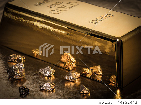 bar of gold close-up bar of gold close-up 44352443