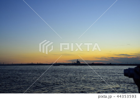 【夕焼け】　半田港　衣浦 44353593