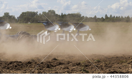 metal plow dust 44358806
