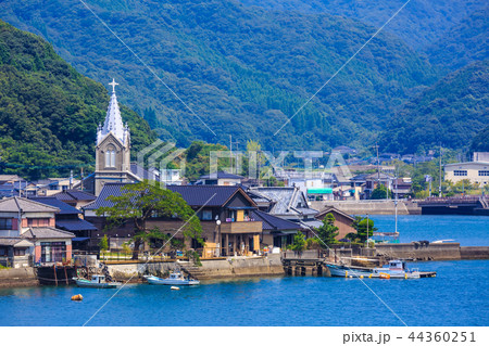 カトリック﨑津教会と﨑津集落を望む 世界遺産 【熊本県天草市】 カトリック﨑津教会と﨑津集落を望む 世界遺産 【熊本県天草市】 44360251